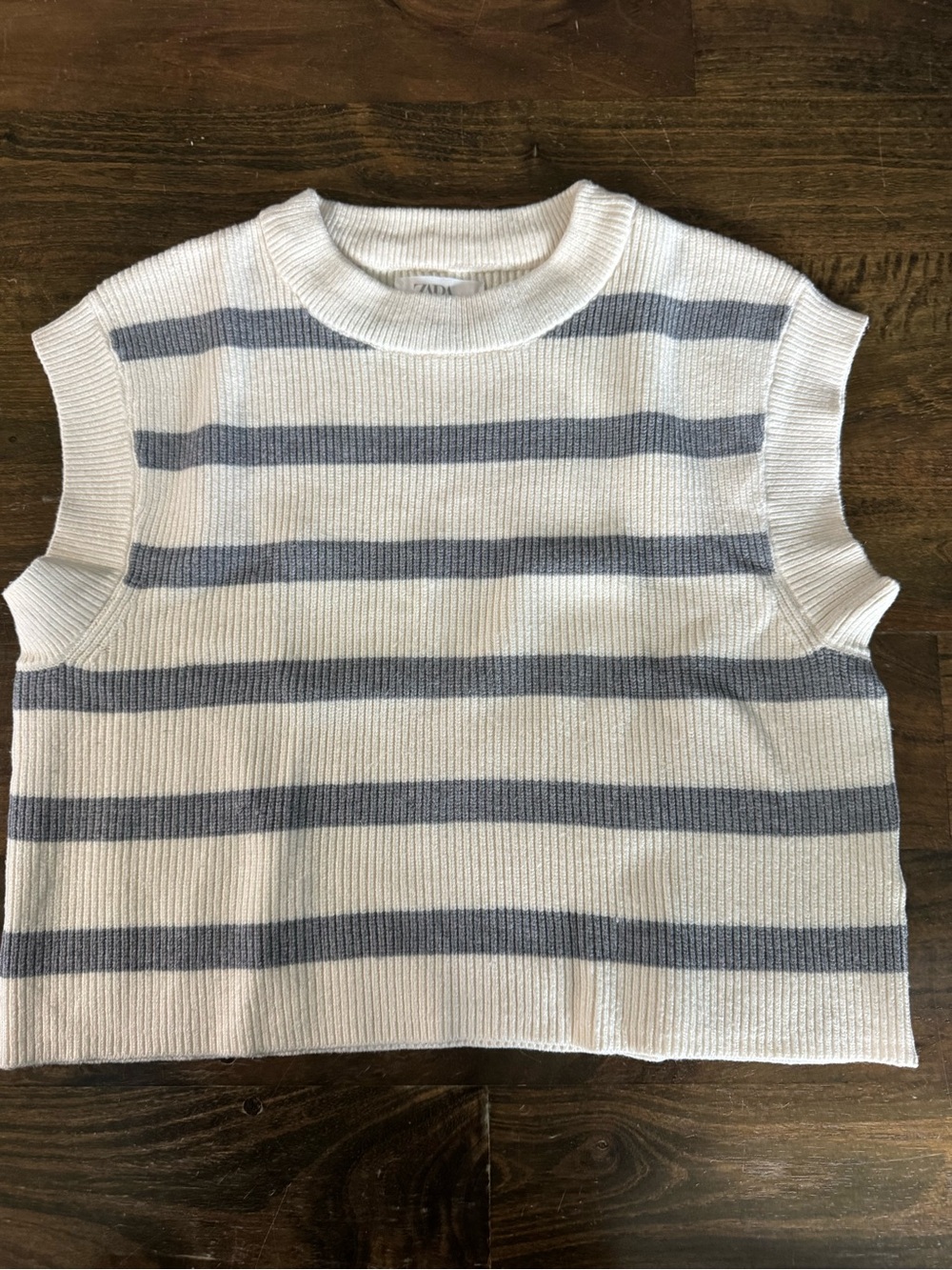 Zara White & Gray Striped Sleeveless Knit sweater